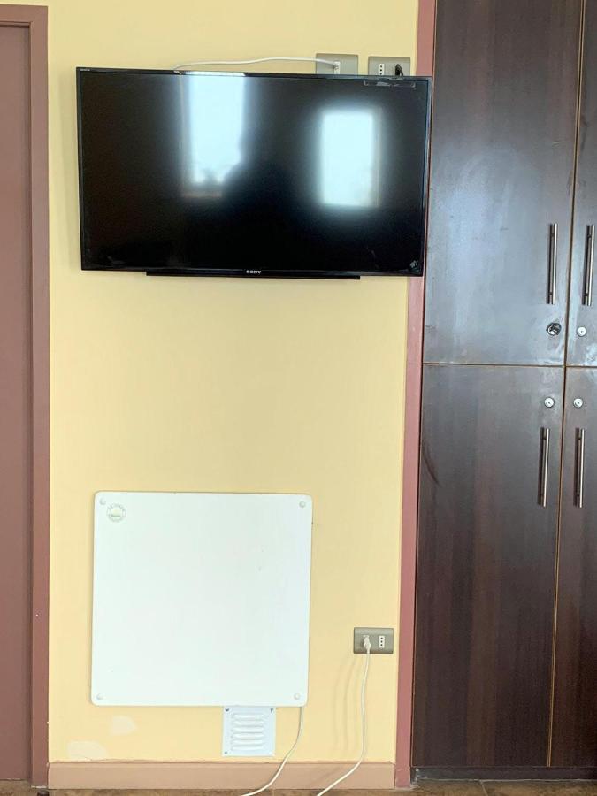 Juku Hostal Calama Bagian luar foto
